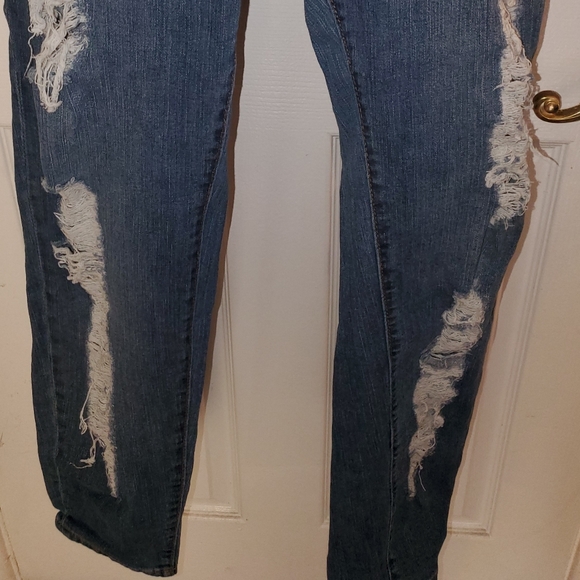 Distressed Jeans - Picture 2 of 4
